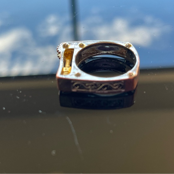 COPY - Unique Ring - Picture 2 of 3